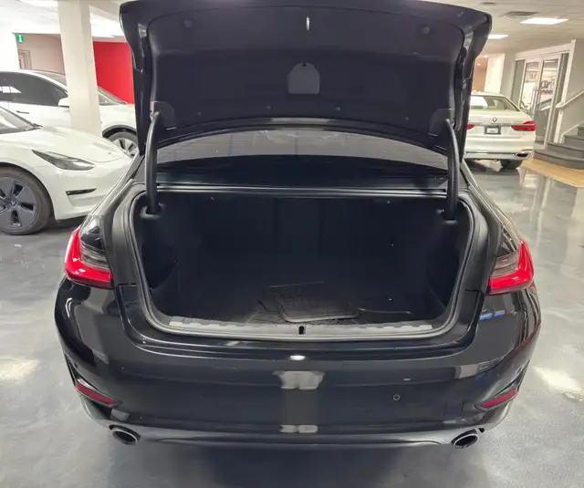 2021 BMW 3-Series 330i xDrive Sedan North America - Photo 18