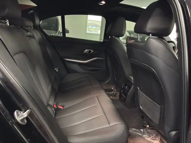 2021 BMW 3-Series 330i xDrive Sedan North America - Photo 19