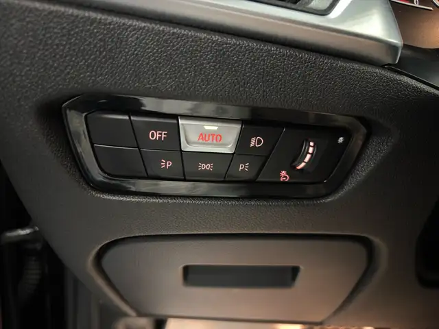 2021 BMW 3-Series 330i xDrive Sedan North America - Photo 23