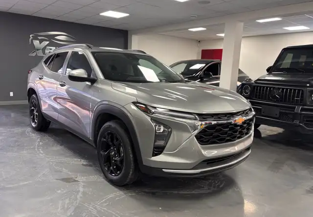 2024 Chevrolet Trax FWD 4dr LT - Photo 2