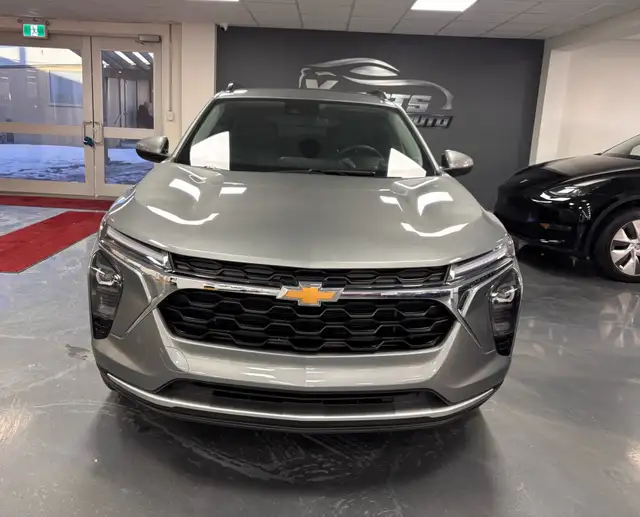 2024 Chevrolet Trax FWD 4dr LT - Photo 9