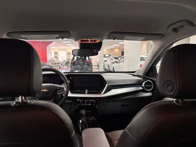 2024 Chevrolet Trax FWD 4dr LT - Photo 14