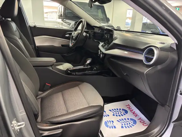 2024 Chevrolet Trax FWD 4dr LT - Photo 17