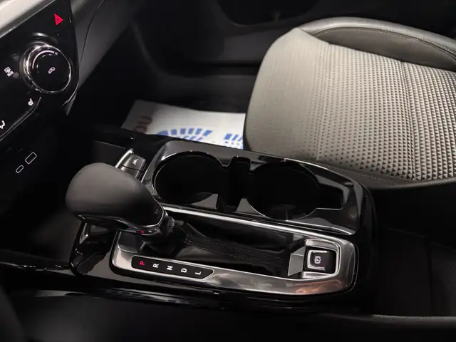 2024 Chevrolet Trax FWD 4dr LT - Photo 26