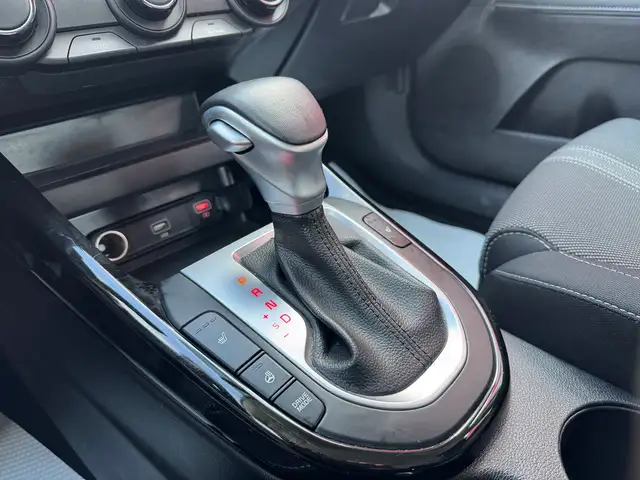2024 Kia Forte EX - Photo 12