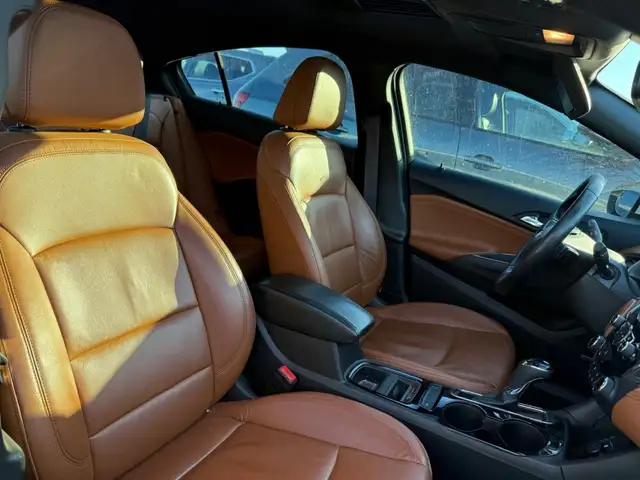 2017 CHEVROLET CRUZE PREMIER AUTO | 1 OWNER | GORGEOUS - Photo 4