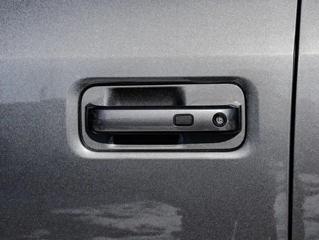 2022 Ford Super Duty F-350 SRW LARIAT 6.7L Tremor Off-Road - Photo 8