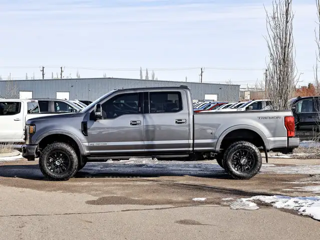 2022 Ford Super Duty F-350 SRW LARIAT 6.7L Tremor Off-Road - Photo 10
