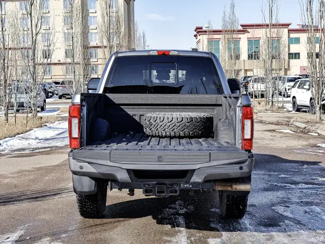 2022 Ford Super Duty F-350 SRW LARIAT 6.7L Tremor Off-Road - Photo 15