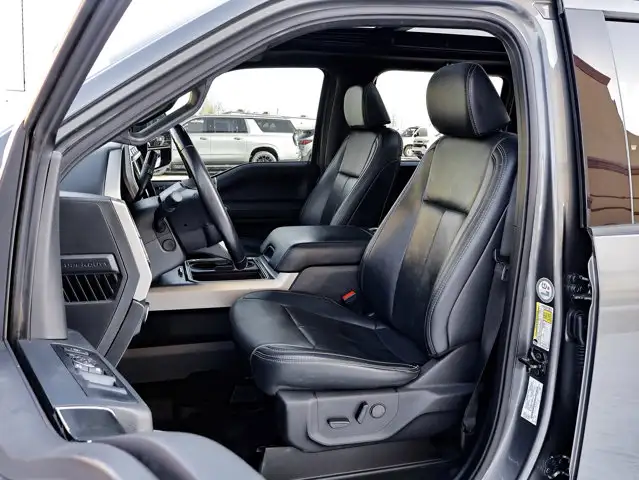 2022 Ford Super Duty F-350 SRW LARIAT 6.7L Tremor Off-Road - Photo 17