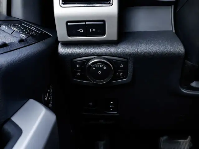 2022 Ford Super Duty F-350 SRW LARIAT 6.7L Tremor Off-Road - Photo 20