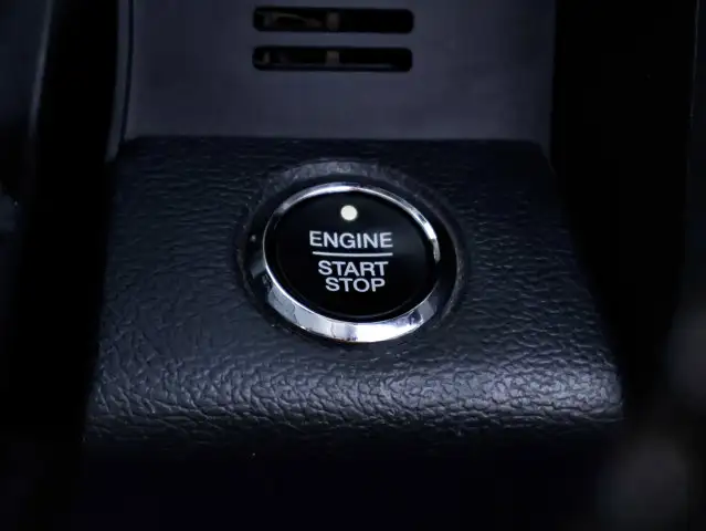 2022 Ford Super Duty F-350 SRW LARIAT 6.7L Tremor Off-Road - Photo 25