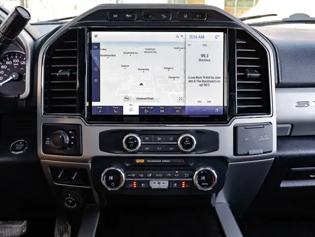 2022 Ford Super Duty F-350 SRW LARIAT 6.7L Tremor Off-Road - Photo 26