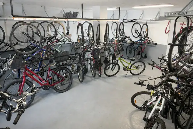 2 chambres | Vue INCROYABLE Parc Gatineau | Piscine   Tennis - Photo 10