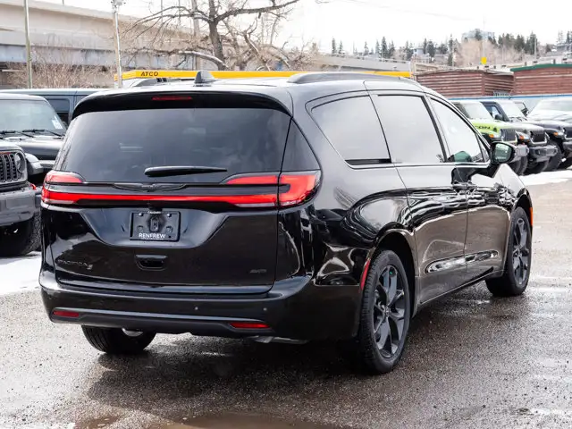 2026 Chrysler Pacifica Select - Photo 5