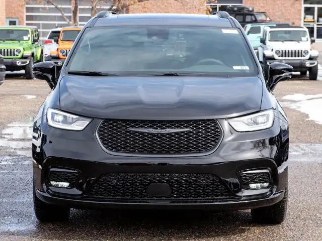 2026 Chrysler Pacifica Select - Photo 7