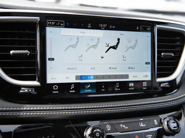 2026 Chrysler Pacifica Select - Photo 16