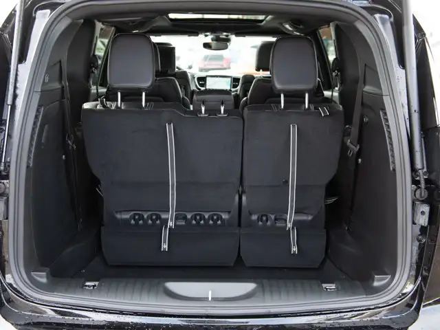 2026 Chrysler Pacifica Select - Photo 22