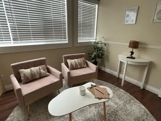 Fully Furnished Client Meeting Room for Rent - Photo 2