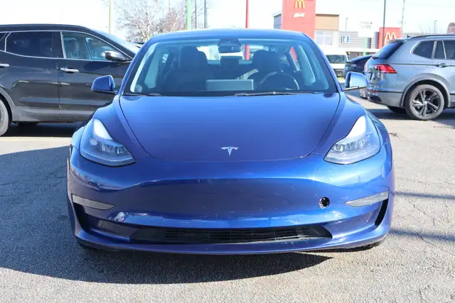 2022 Tesla Model 3 - Photo 2