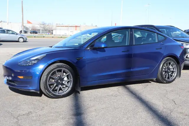 2022 Tesla Model 3 - Photo 3