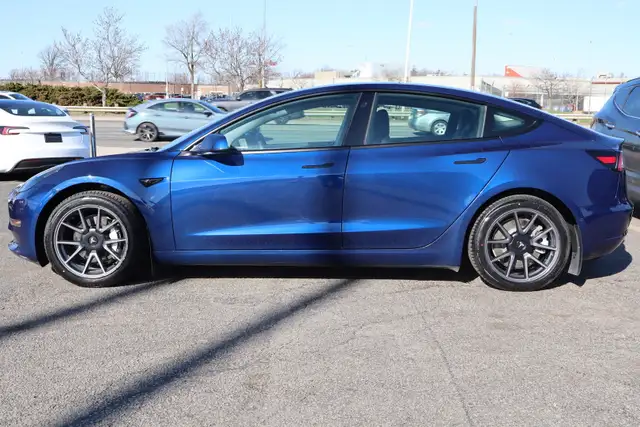 2022 Tesla Model 3 - Photo 4