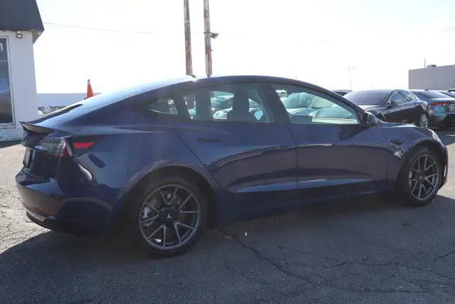 2022 Tesla Model 3 - Photo 6