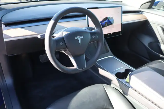 2022 Tesla Model 3 - Photo 8