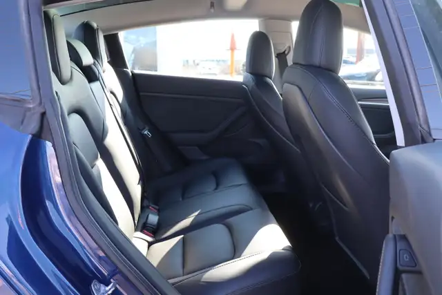 2022 Tesla Model 3 - Photo 13