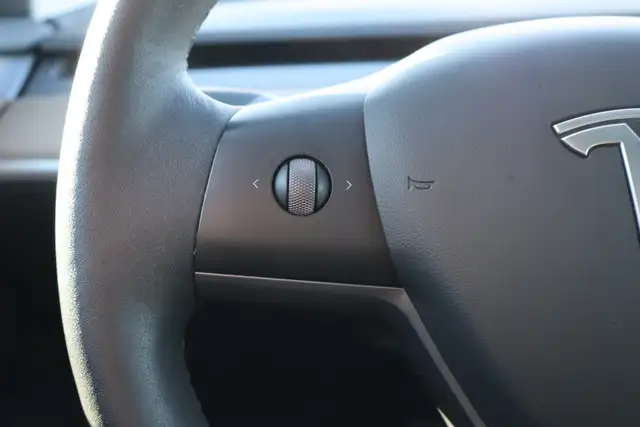 2022 Tesla Model 3 - Photo 17