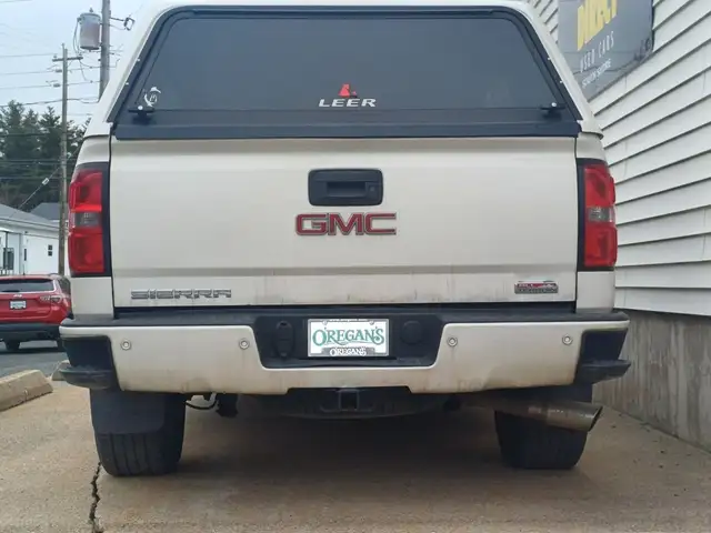 2014 GMC Sierra SLT All-Terrain with Trailer Brakes, Tow/Haul, a - Photo 4