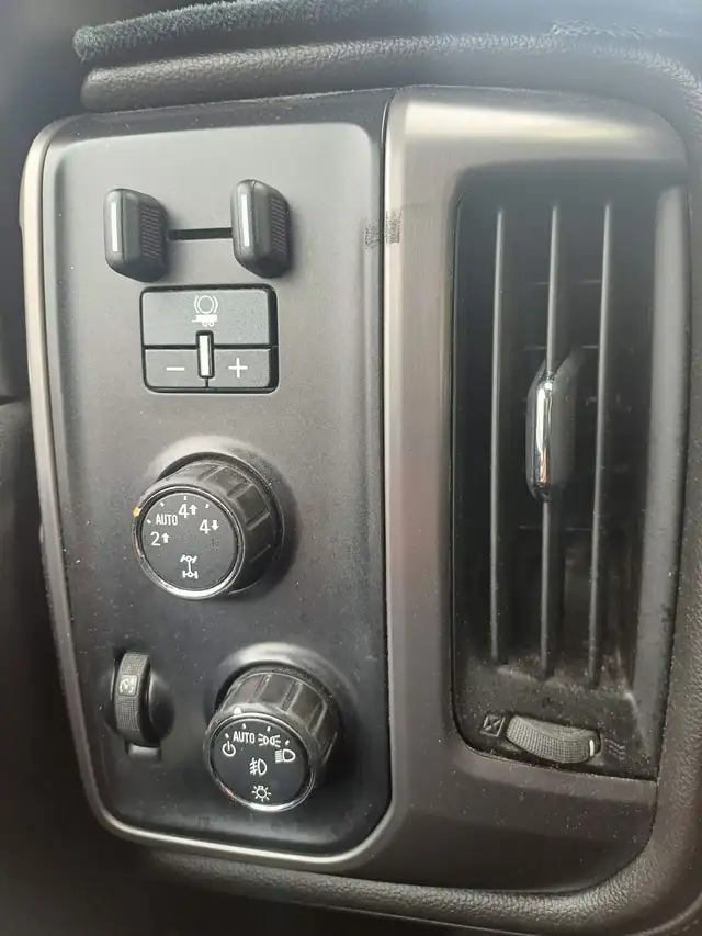 2014 GMC Sierra SLT All-Terrain with Trailer Brakes, Tow/Haul, a - Photo 12