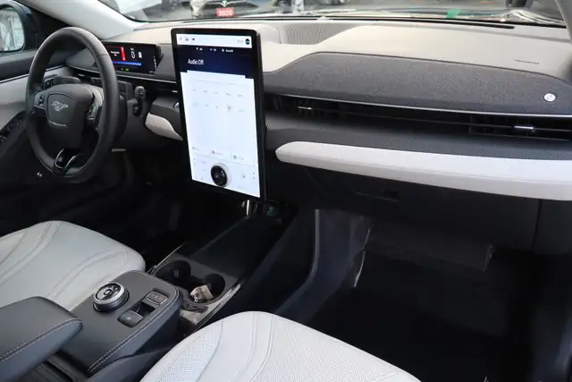 2023 Ford Mustang Mach-E - Photo 12