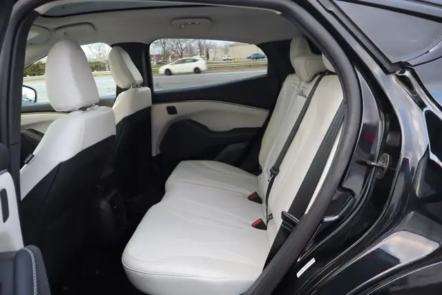 2023 Ford Mustang Mach-E - Photo 15