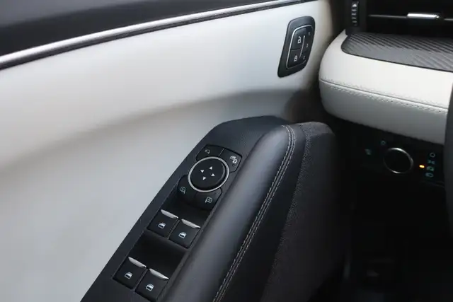 2023 Ford Mustang Mach-E - Photo 17