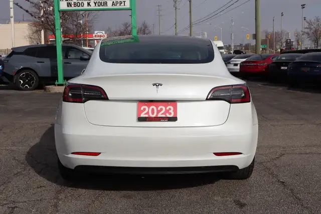 2023 Tesla Model 3 - Photo 6