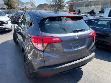 2017 Honda HR-V LX ONE OWNER, BACKUP CAMERA, HEATED SEATS - Photo 6