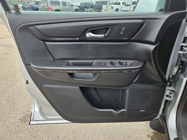 2015 GMC Acadia SLT 7 Pass Htd Lthr Park Assist - Photo 9