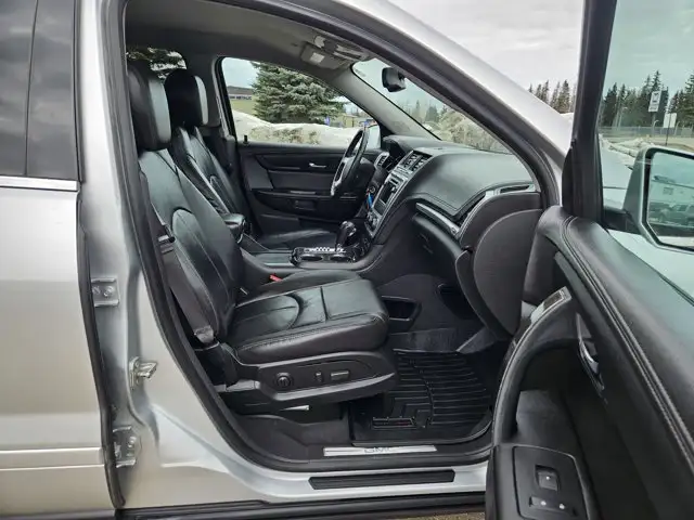 2015 GMC Acadia SLT 7 Pass Htd Lthr Park Assist - Photo 20