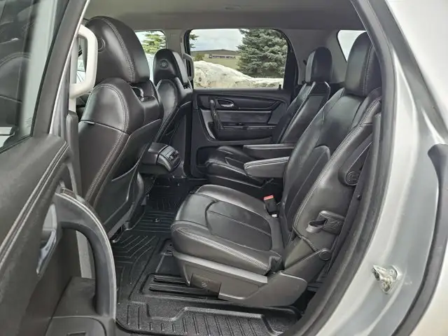 2015 GMC Acadia SLT 7 Pass Htd Lthr Park Assist - Photo 22