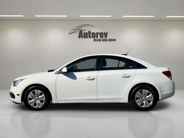 2015 Chevrolet Cruze 1LT - Photo 2