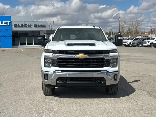 2025 Chevrolet Silverado 3500HD LT - Photo 2