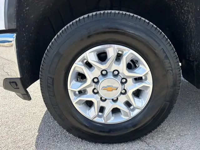 2025 Chevrolet Silverado 3500HD LT - Photo 7