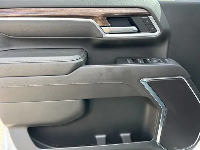 2025 Chevrolet Silverado 3500HD LT - Photo 9