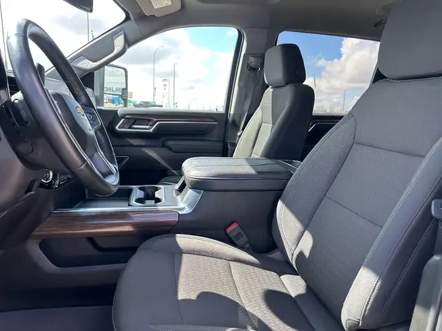 2025 Chevrolet Silverado 3500HD LT - Photo 11