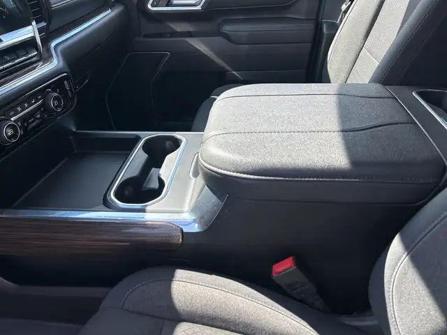 2025 Chevrolet Silverado 3500HD LT - Photo 13