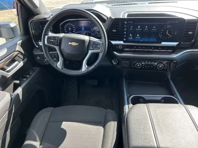 2025 Chevrolet Silverado 3500HD LT - Photo 15