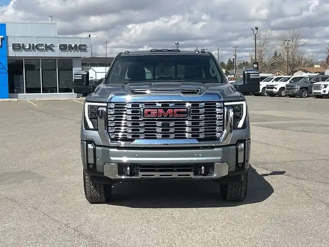 2025 GMC Sierra 3500HD 4WD Crew Cab 159 Denali - Photo 2