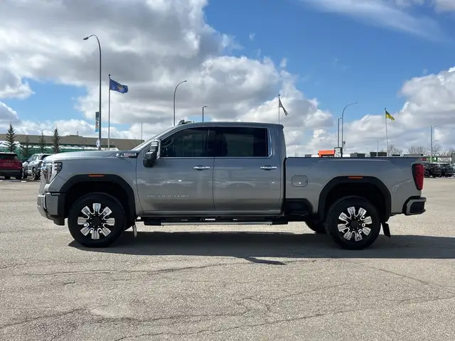 2025 GMC Sierra 3500HD 4WD Crew Cab 159 Denali - Photo 3