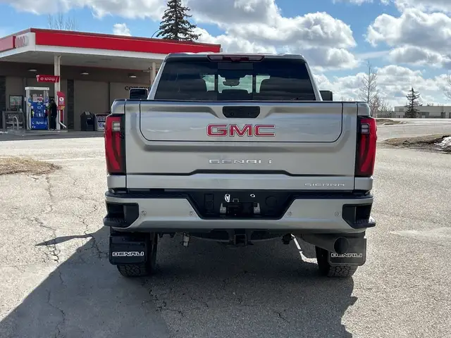 2025 GMC Sierra 3500HD 4WD Crew Cab 159 Denali - Photo 5